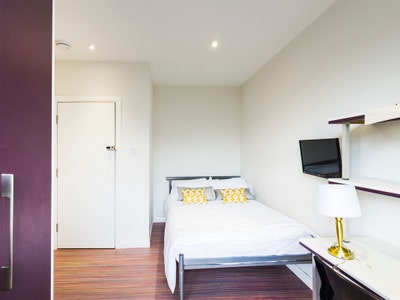5 Bed Student House, Keele ST5 9HF, Avail Now Main Photo