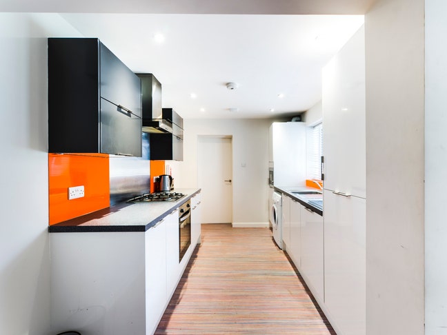  5  Bed  Student  House,  Keele  ST5,  Avail  Now Main Photo
