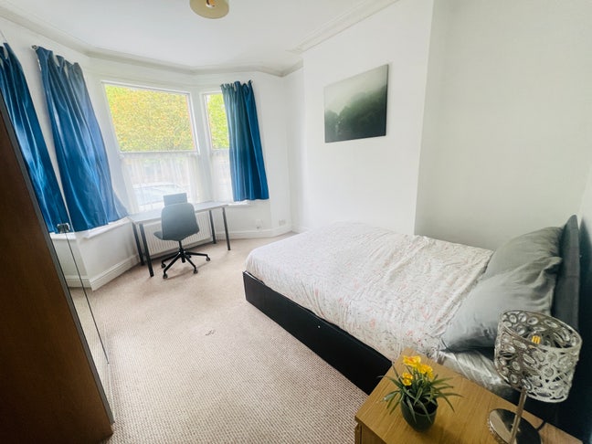 Affordable double room in Wimbledon area Main Photo