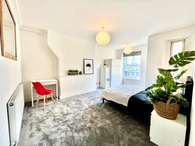 3 Modern Renovated Rooms near Vauxhall- Zone 1 Main Photo