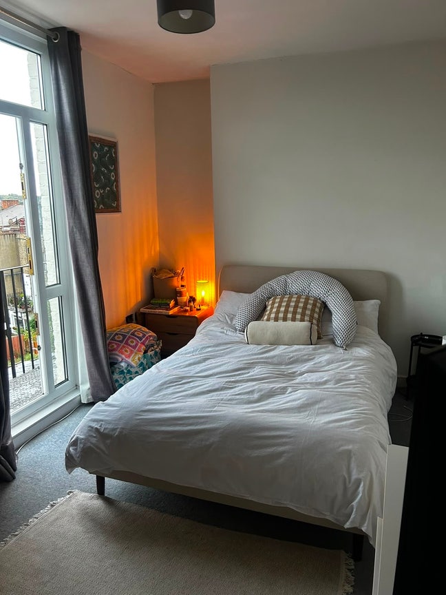 Double Room with Balcony– Harringay/Seven sisters Main Photo