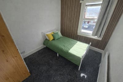 Cosy Single Room – Just &pound;100 per Week! Main Photo