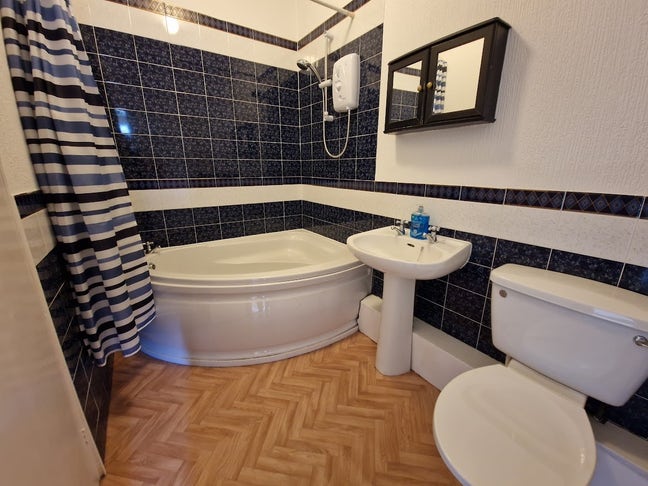 [Tenancy Takeover] 1 Room Available, Student House Main Photo