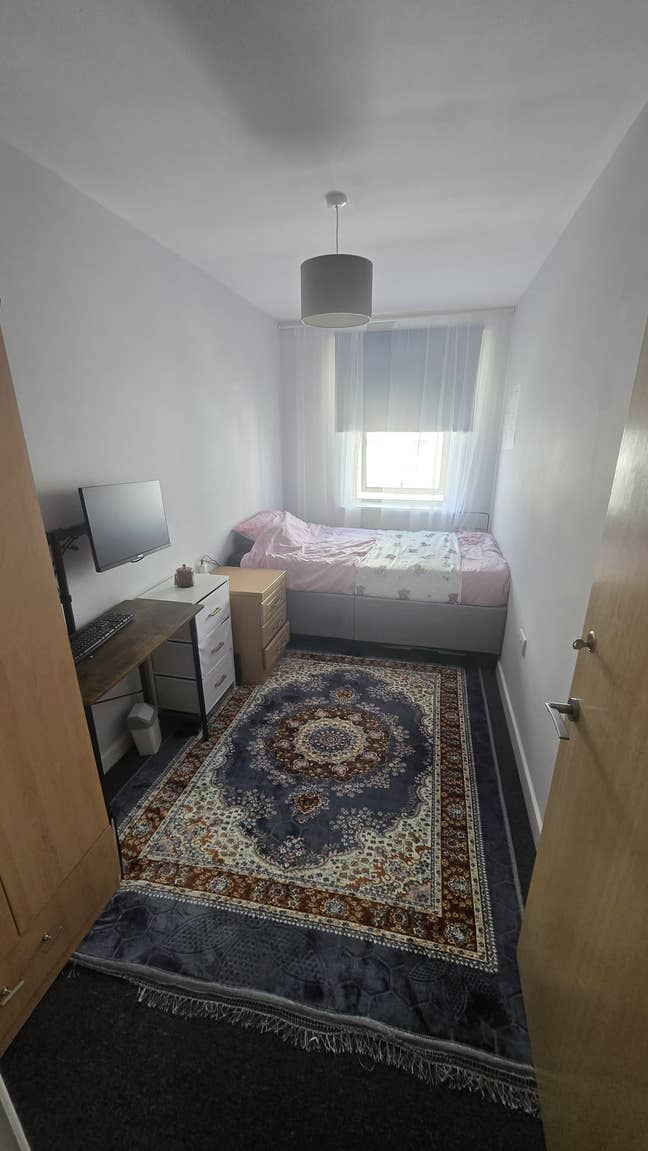 Small Double Room close to Canary Wharf Main Photo