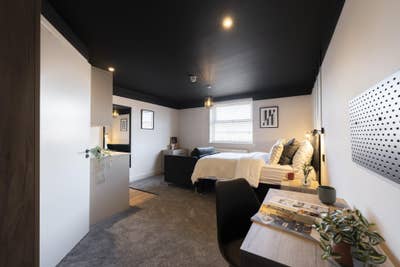 🤩 Luxury Studios & Rooms next to City Centre  😍 Main Photo
