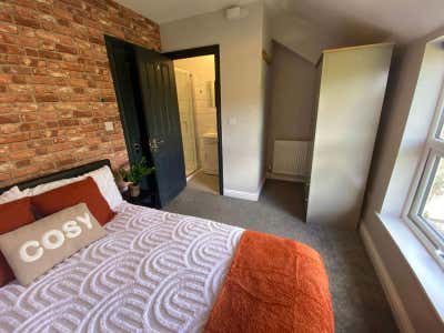 Ensuite Rooms Available 🏡 Gatteridge Street Main Photo