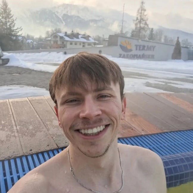 Professional male aged 26. Looking for a room Main Photo