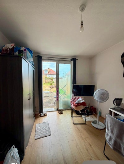 Spacious Double Room Available in Wembley Park Main Photo