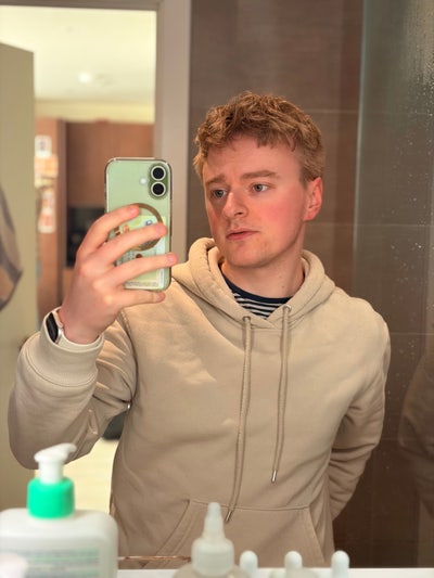 28y/o professional looking for room/flat buddy! Main Photo