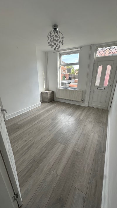 To Let Main Photo
