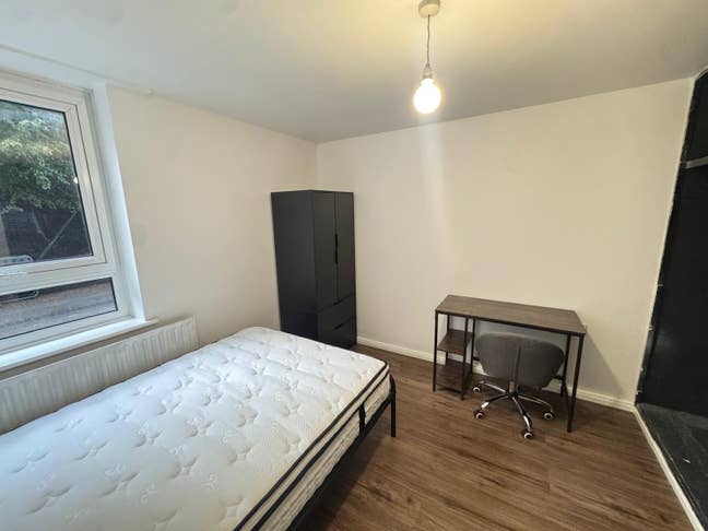 Two Double Room &pound;900 Bills Inc — 10min to C. Wharf Main Photo
