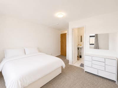 Incl/Furnished Rooms in Fantastic Location in SE14 Main Photo