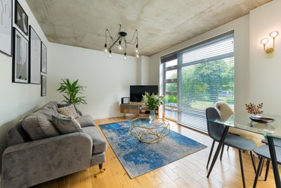 5* 2 bed flat-Available 11.09-15m Moorgate/Angel Main Photo