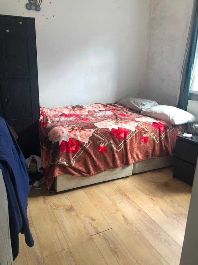 Double room available in SE7 Main Photo