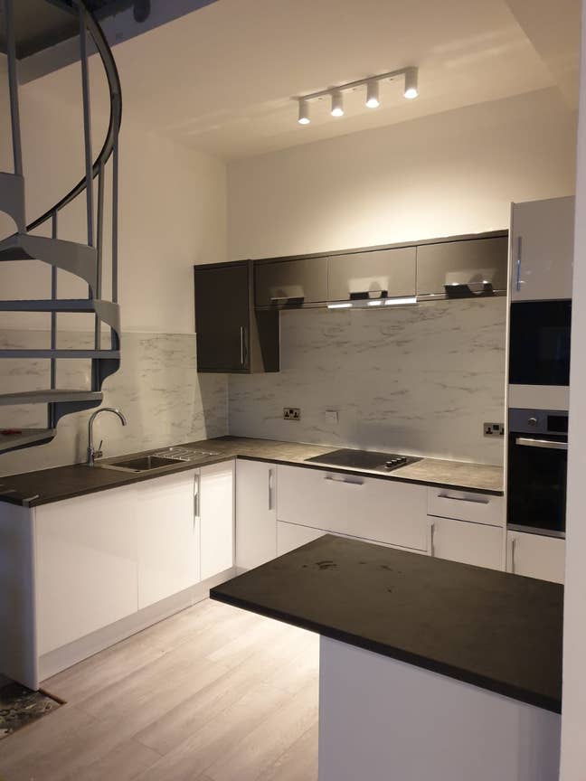Single Room in a beautiful flat  Main Photo