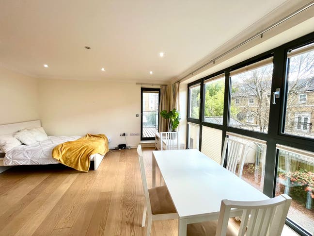 XXL Modern Room close to Camden Town Main Photo