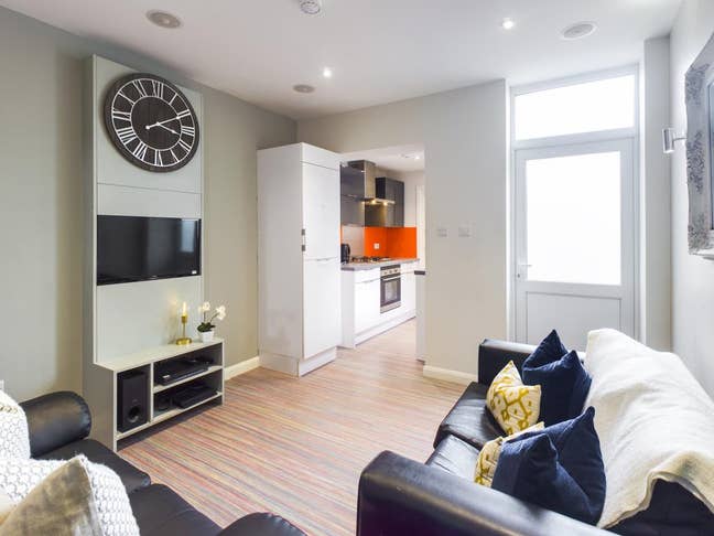 4 Bed Student House, Stoke ST4 2BD, Avail Now Main Photo