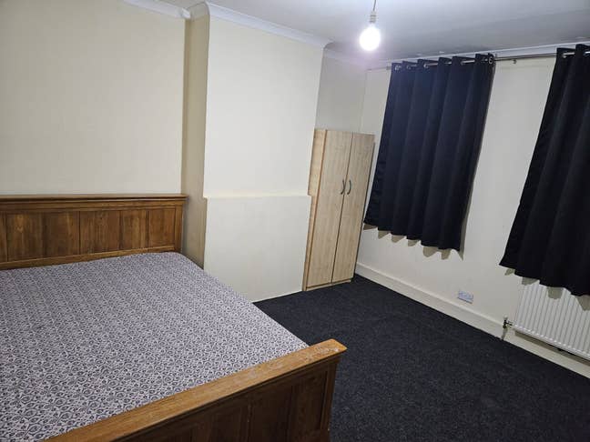  2 Double Rooms Available – Dagenham, RM8 2Da Main Photo