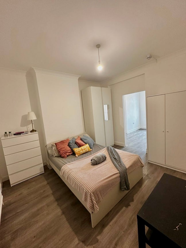 Private Studio to Rent | Greenford | UB6 0Hl Main Photo