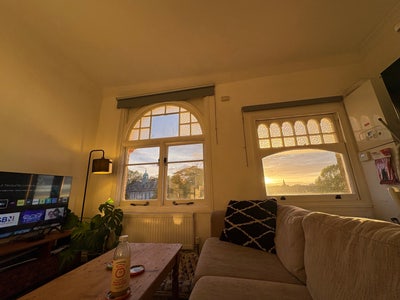 Double Bedroom in Highbury top floor flat Main Photo