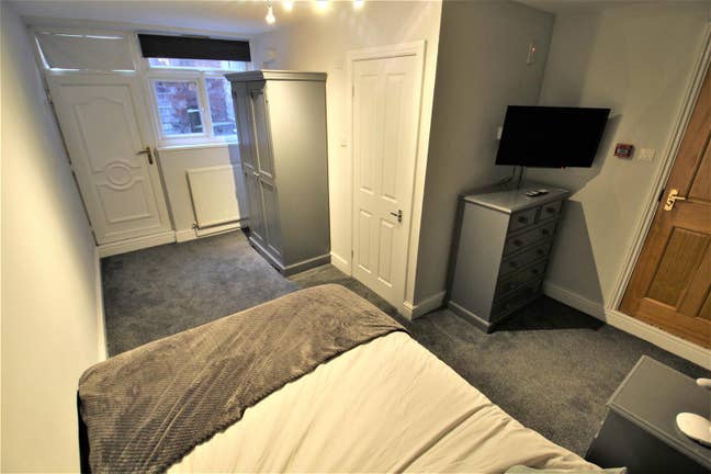 Ensuite room available in Headingley Main Photo