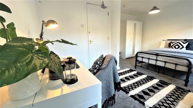 Large Double Ensuite &pound;750 | Deposit Free Option Main Photo