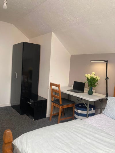 Double Bed, City Centre  Main Photo