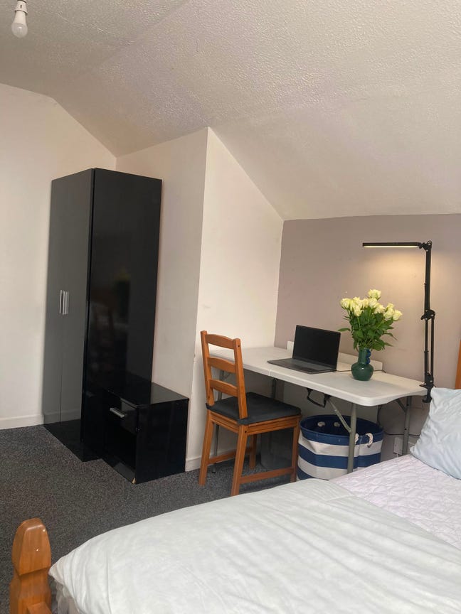 Double Bed, City Centre  Main Photo