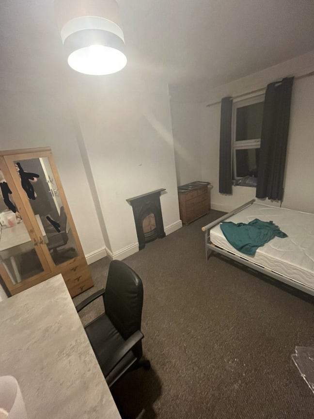 Tenancy Takeover Needed ASAP Main Photo
