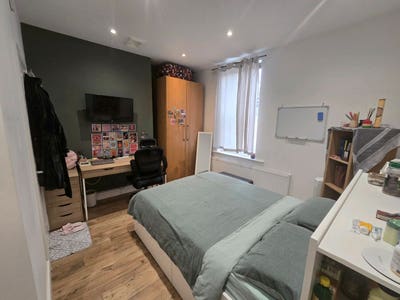 En-Suite Double in Heaton — Furnished Flat &pound;550pcm Main Photo