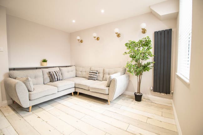 6 Bed House, Liverpool L7 2QA, Avail Now Main Photo