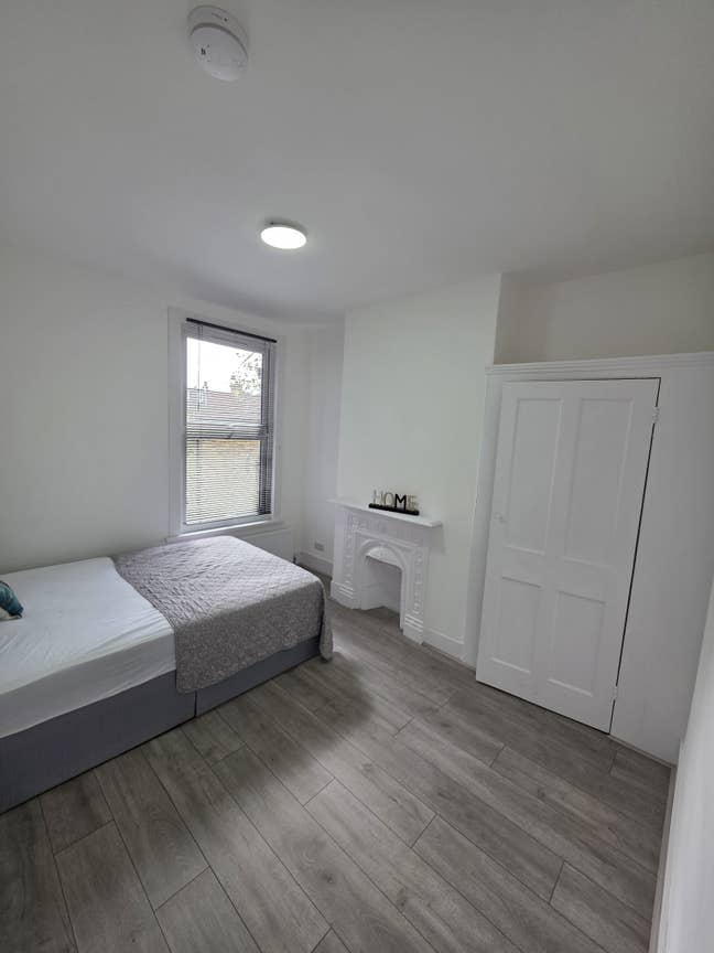 2 Double rooms available in E12  Main Photo