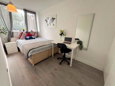 ✨ 3 Beautiful Rooms in Oval | Bills Included Main Photo