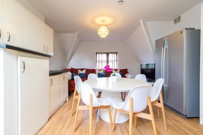 4 Bed Flat, Manchester M14 6WN, Avail Now Main Photo
