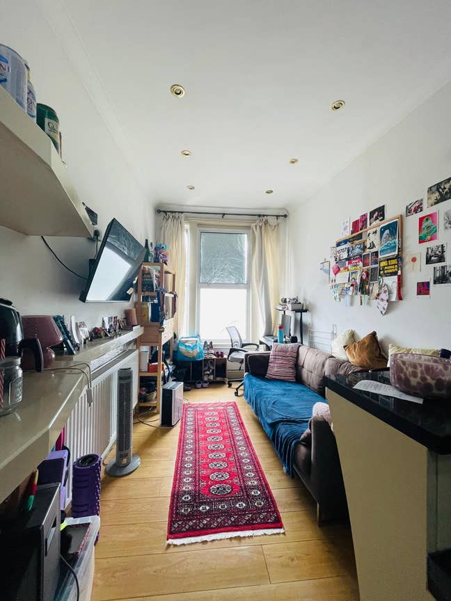 1 Bedroom Flat &pound;1,800 pcm including bills, N16 Main Photo
