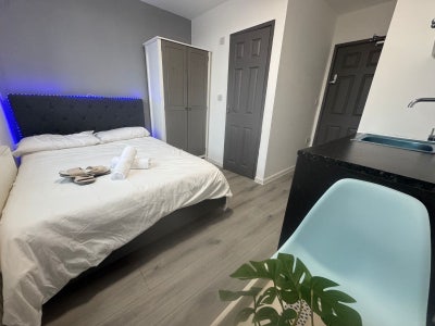 Furnished studio Flat in Edgware (HA8) Main Photo