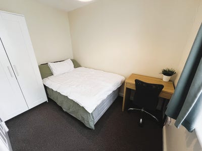 Double En Suite Room For Students  Main Photo