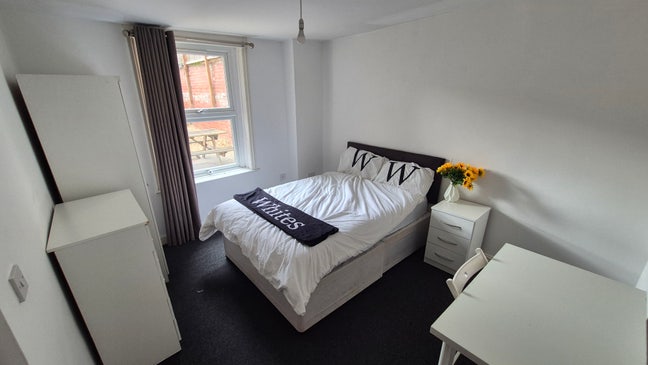 Room 1 on Hazelwood Road Main Photo