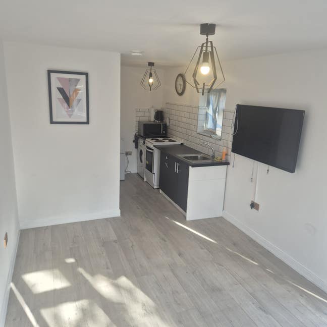 Private Apartment with Kitchen and bathroom Main Photo
