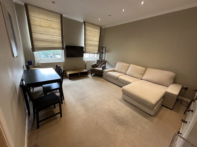 Two-Bedroom Apartment, 5 Min to Gloucester Station Main Photo