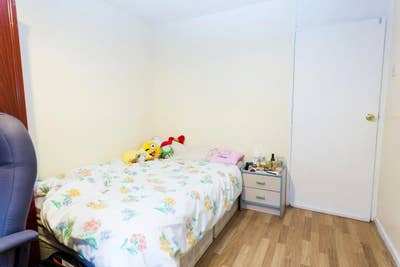 Spacious 5 Bedroom House available in stratford Main Photo