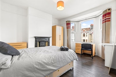 ☺️Amazing Priced Stunning Luxury Rooms* # 7Hol Main Photo