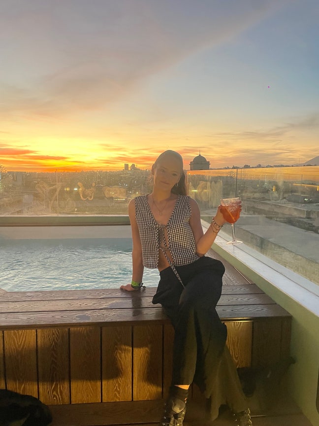 Young professional looking for room to rent 😊 Main Photo