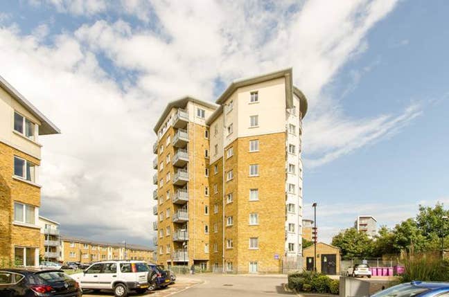 2 Bed 2 Bath Flat with Secure Underground Parking Main Photo