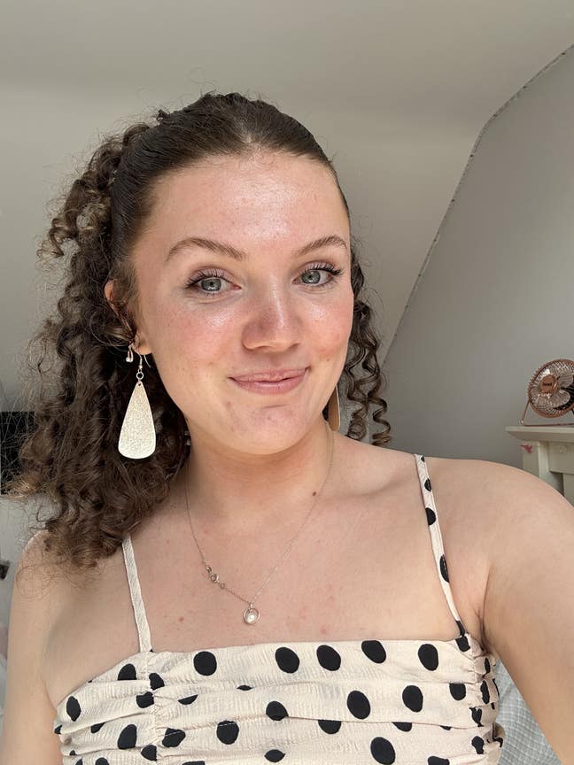 Hi! I'm a current student looking for a room! Main Photo