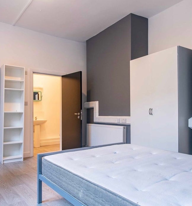 Urgent Tenancy Takeover - All Bills Included- NG1 Main Photo