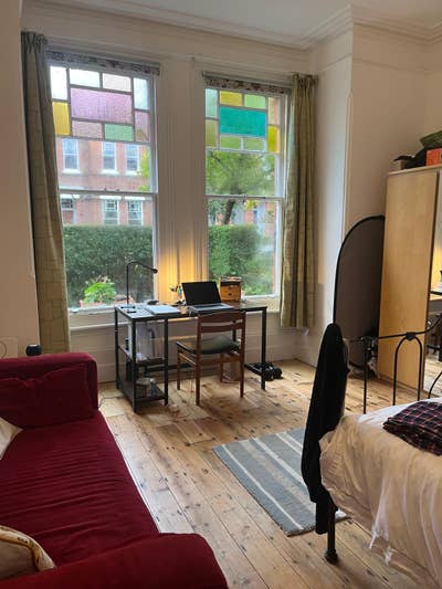 Beautiful double bedroom in garden flat Main Photo