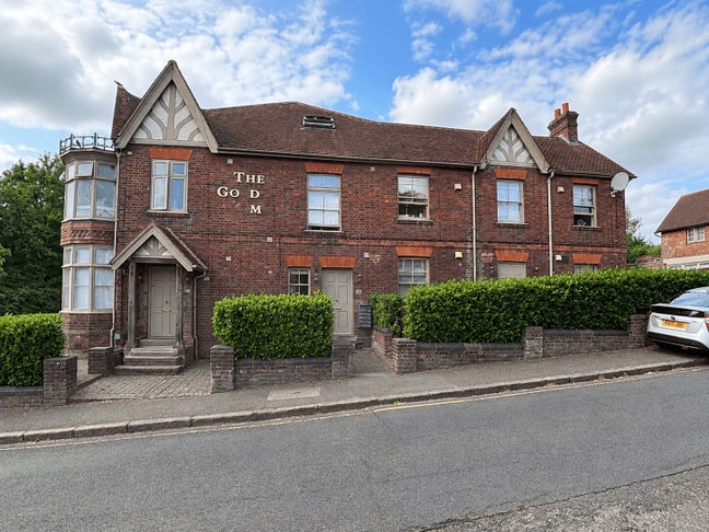 High Spec 1 Bed Flat 5 Min Walk To Town & Station Main Photo