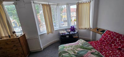 Double bed room available for rent Main Photo
