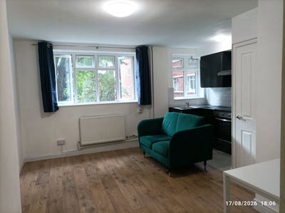 Fab1 Bed Flat Gr Loc Long/Short Let Some Bills inc Main Photo